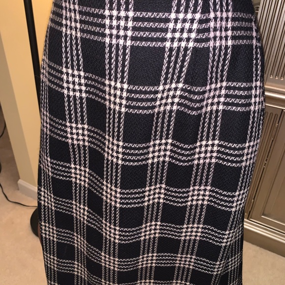 Black and white pencil skirt by Georgiou size 12 - Picture 4 of 5